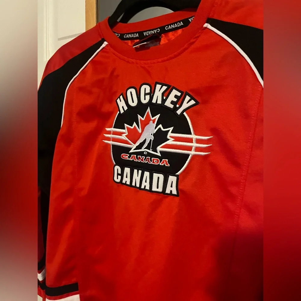 Vintage Boys Medium 10-12 Hockey Jersey Team Canada Olympics Jersey - Picture 5 of 12
